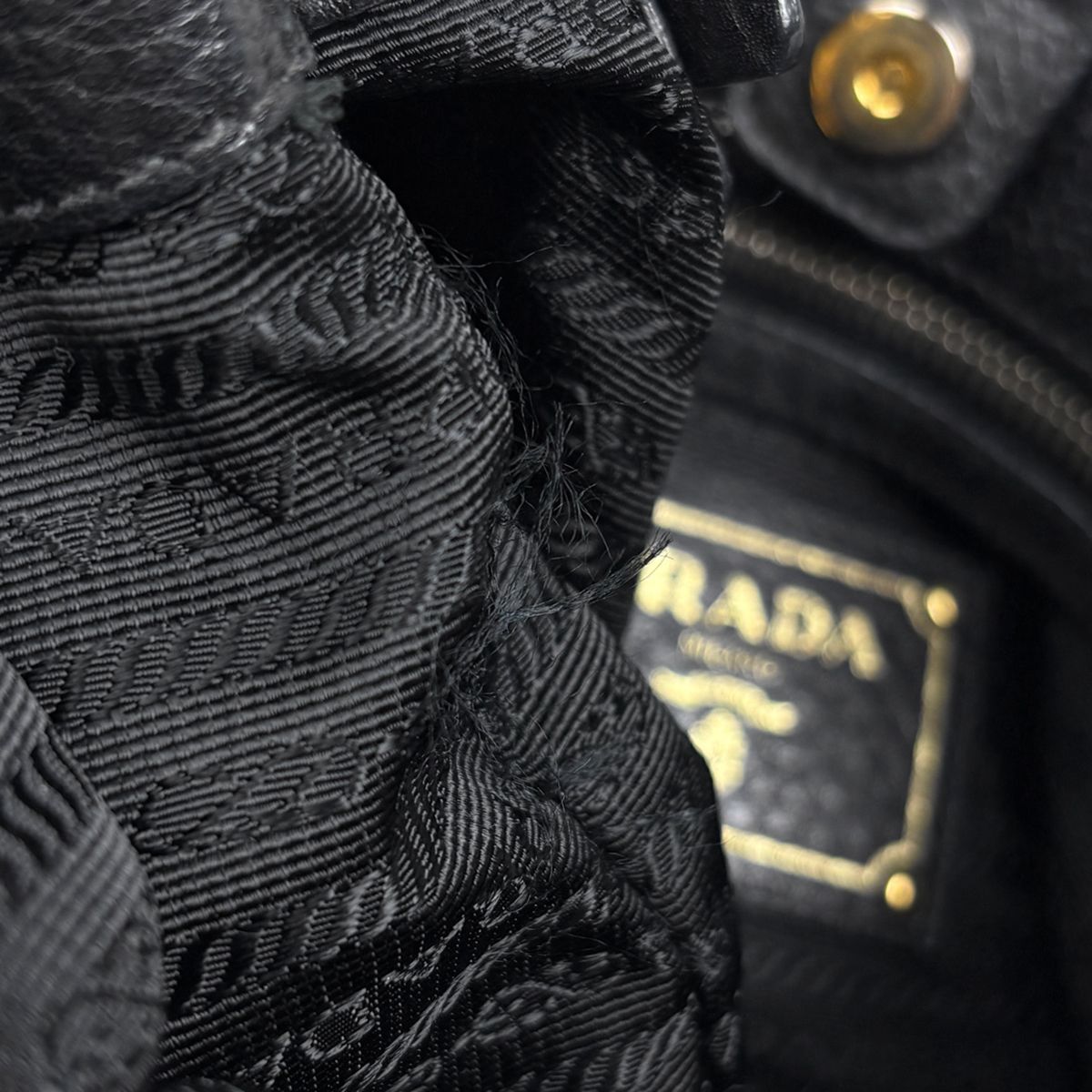Prada Logo Shoulder Bag Leather Nero — view 9