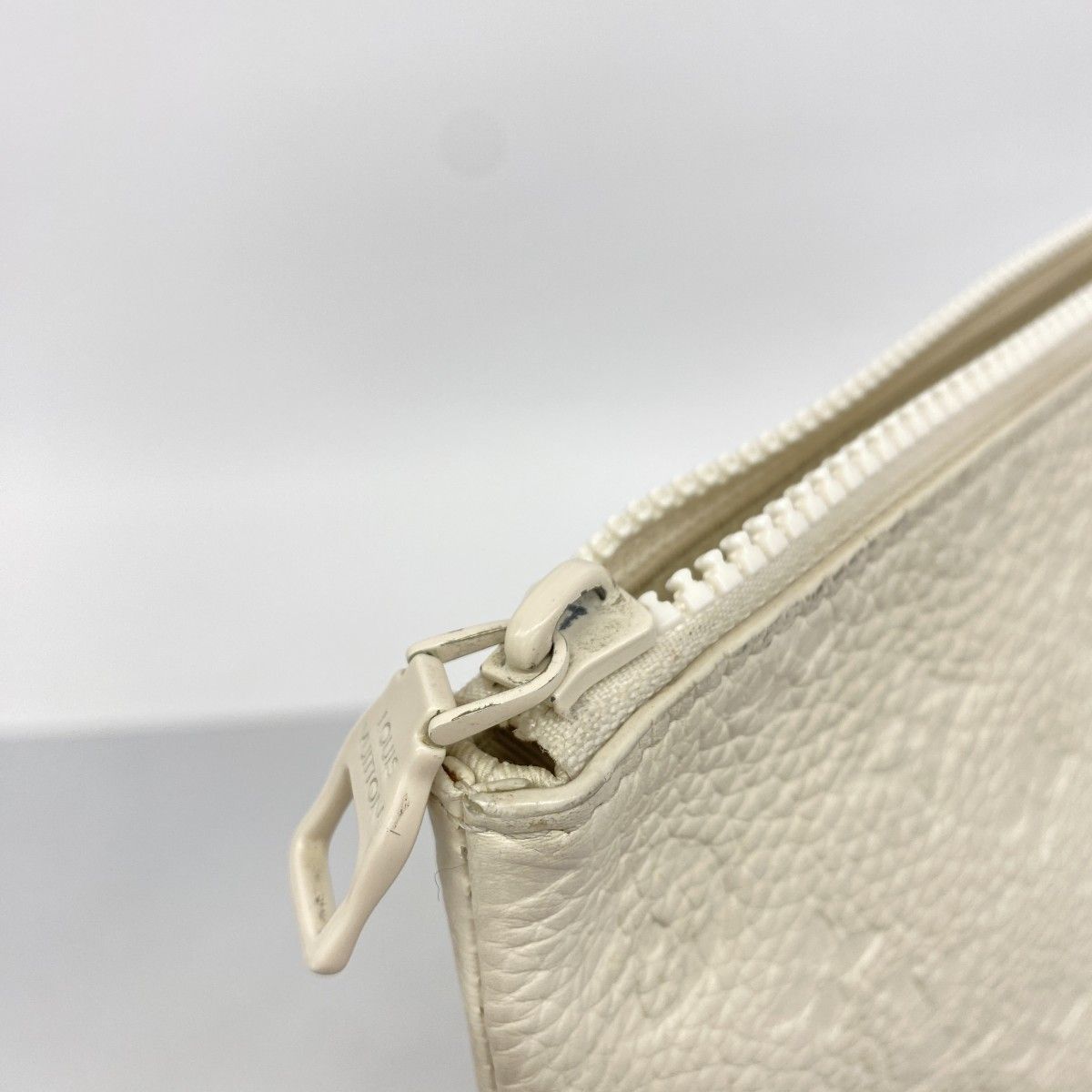 Louis Vuitton Clutch Monogram Taurillon Pochette Virgil Abloh Blanc — view 9