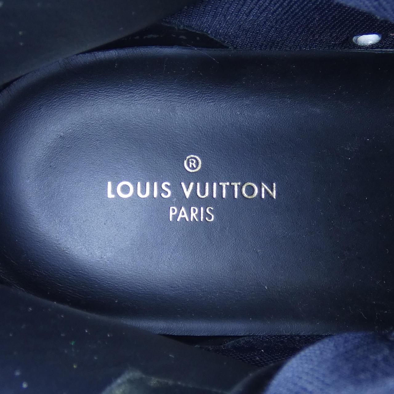 Louis Vuitton Rivoli Line Sneakers — view 6