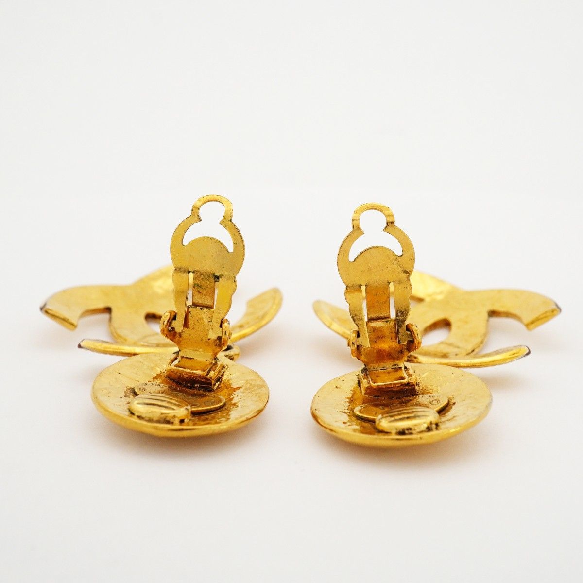 Chanel Earrings Vintage CC Logo Quilted Gold Plated — view 7