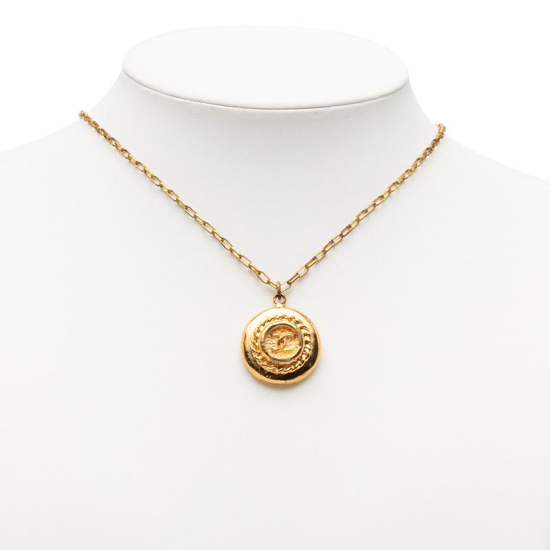 Chanel CC Logo Vintage Pendant Necklace Gold Plating — view 5
