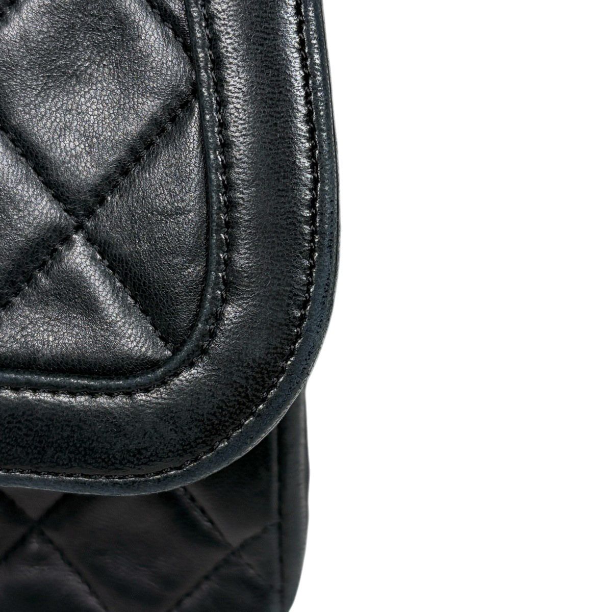 Chanel CC Logo Chain Shoulder Bag Quilted Leather Black — view 9