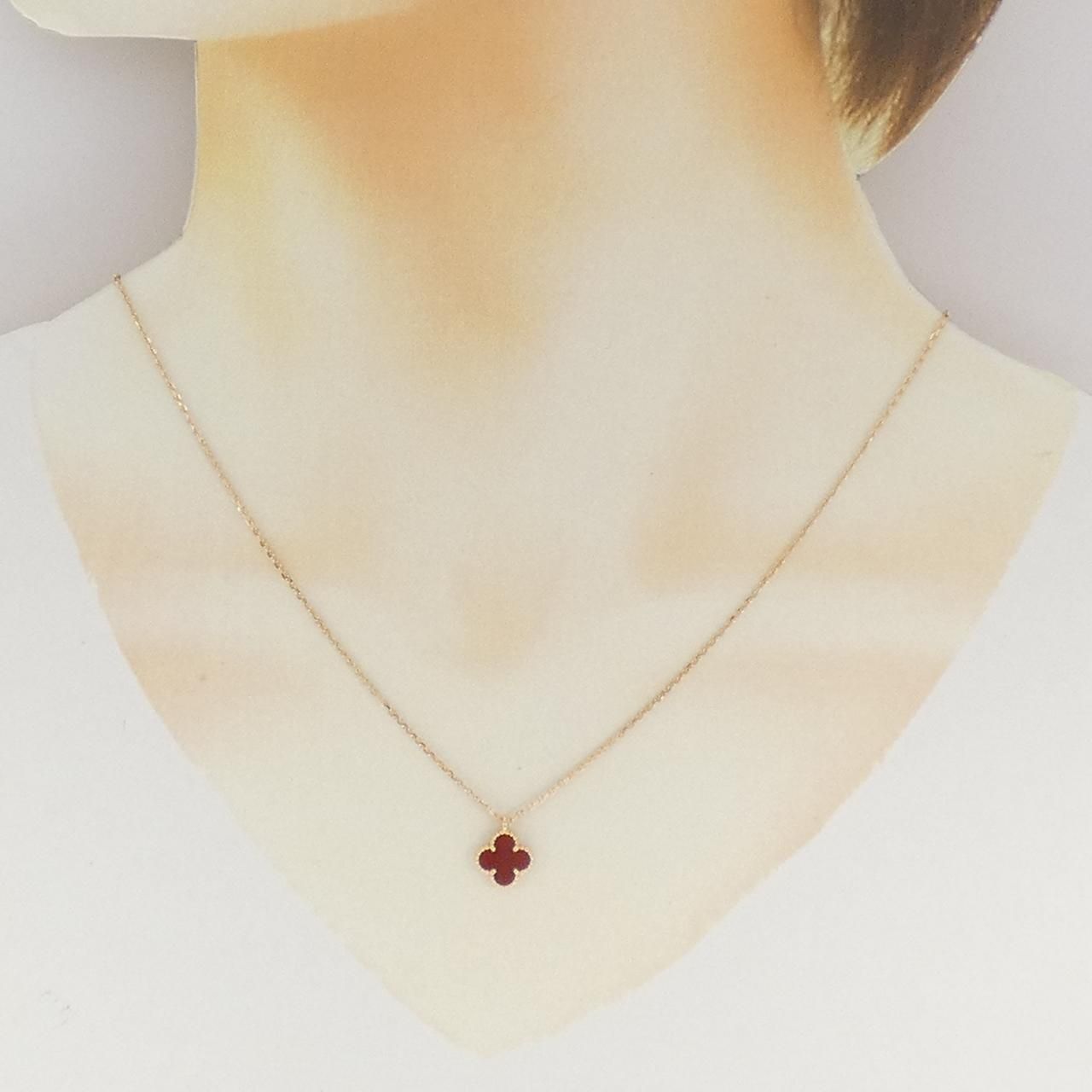 Van Cleef & Arpels Sweet Alhambra Necklace — view 5
