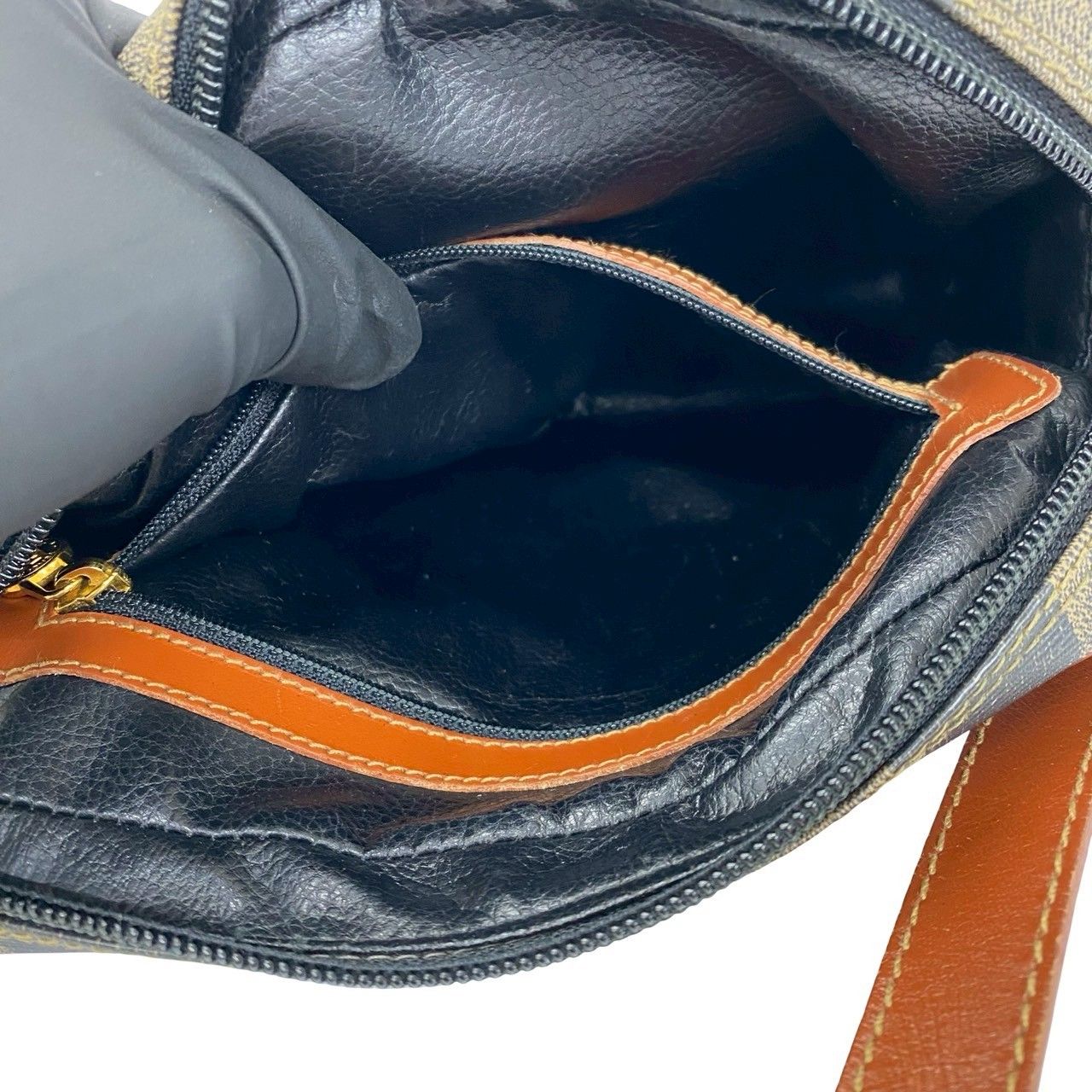 Fendi Pecan Pattern FF Logo Leather Shoulder Bag Pochette Crossbody Khaki Black — view 9