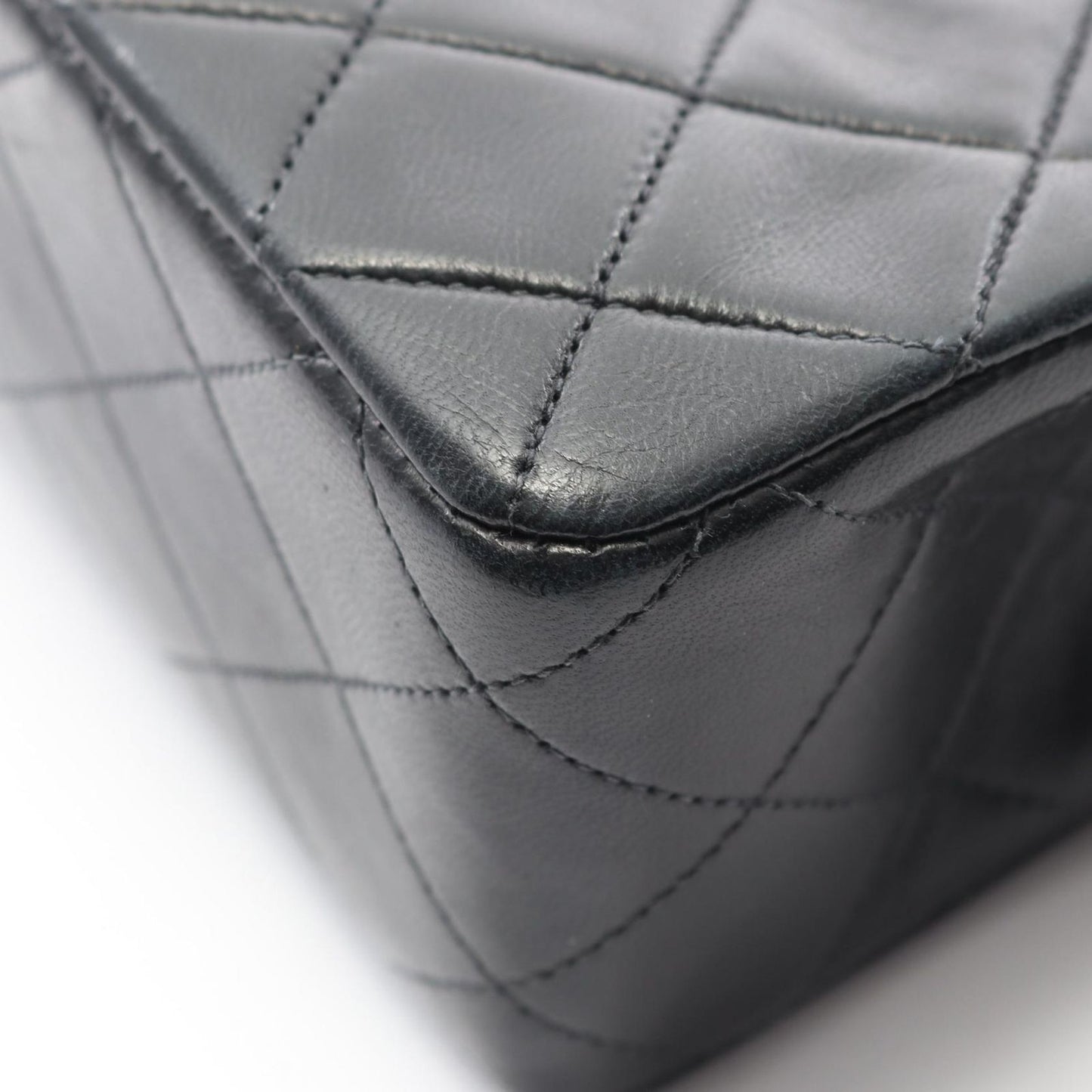 Chanel Shoulder Bag Mini Quilted 20 Black Lambskin Chain — view 9