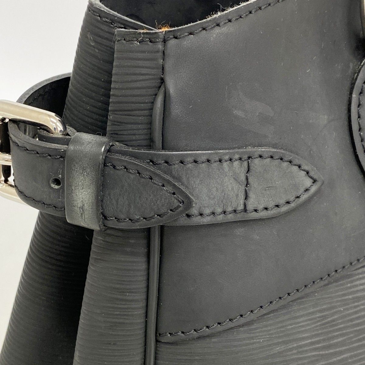 Louis Vuitton Handbag Epi Passy PM Noir — view 9