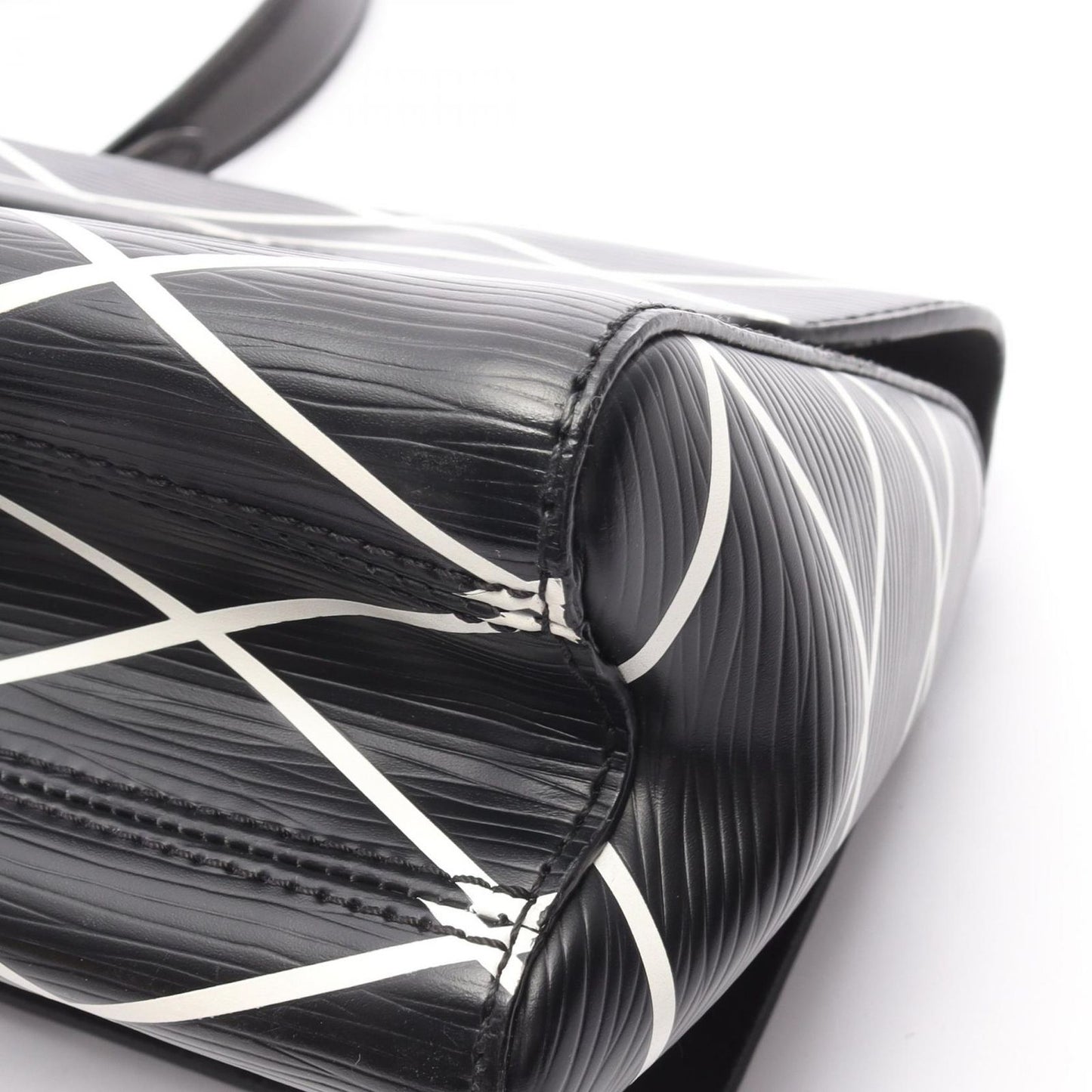 Louis Vuitton Shoulder Bag Twist PM Epi Noir Leather — view 8