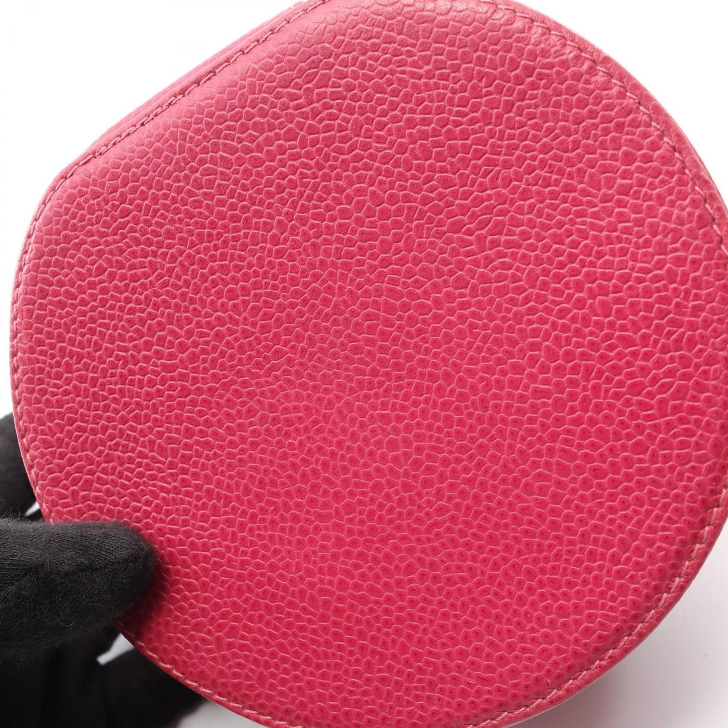 Chanel CC Logo Case Magenta Caviar Leather — view 9
