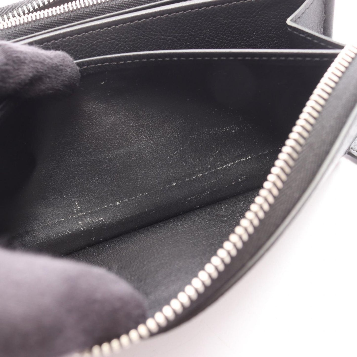Louis Vuitton Round Wallet Zippy Mahina Noir Leather — view 7