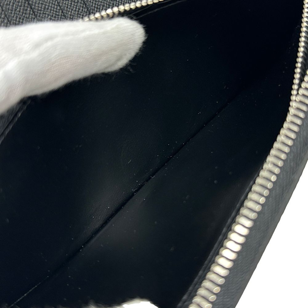 Louis Vuitton Wallet Taiga Noir Black — view 8