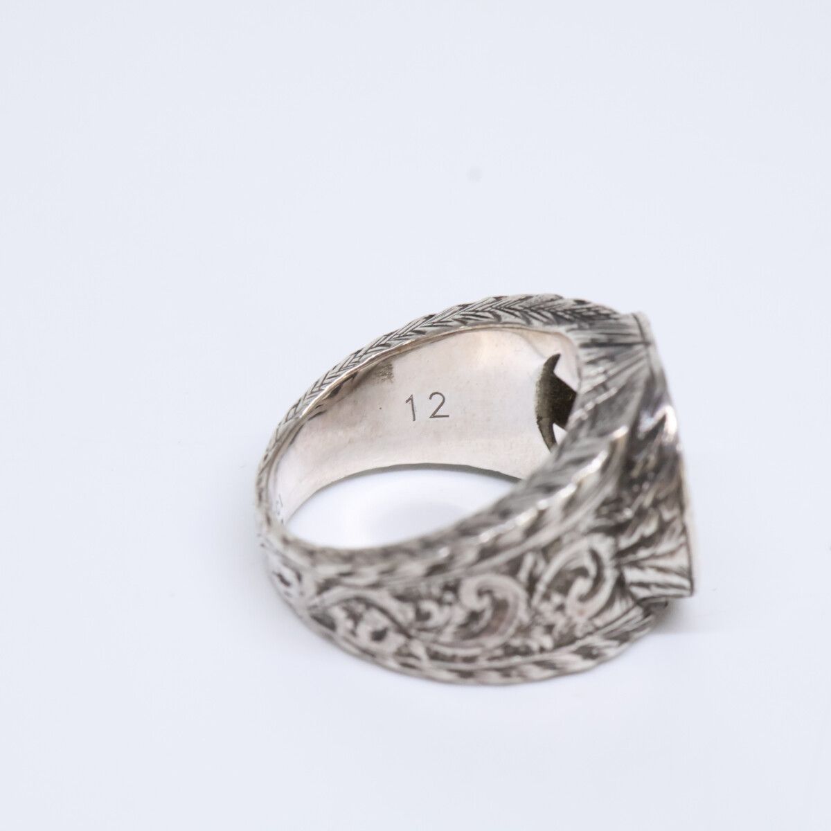 Gucci Interlocking GG Arabesque 12 No 12 Ring — view 9