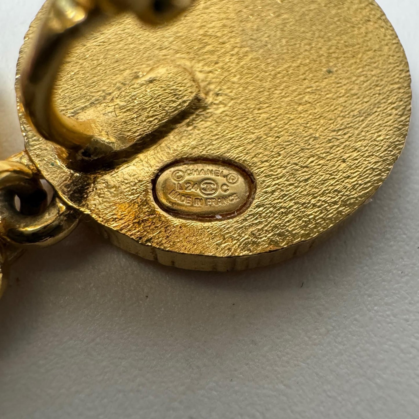 Chanel CC Logo Earrings Single — view 4