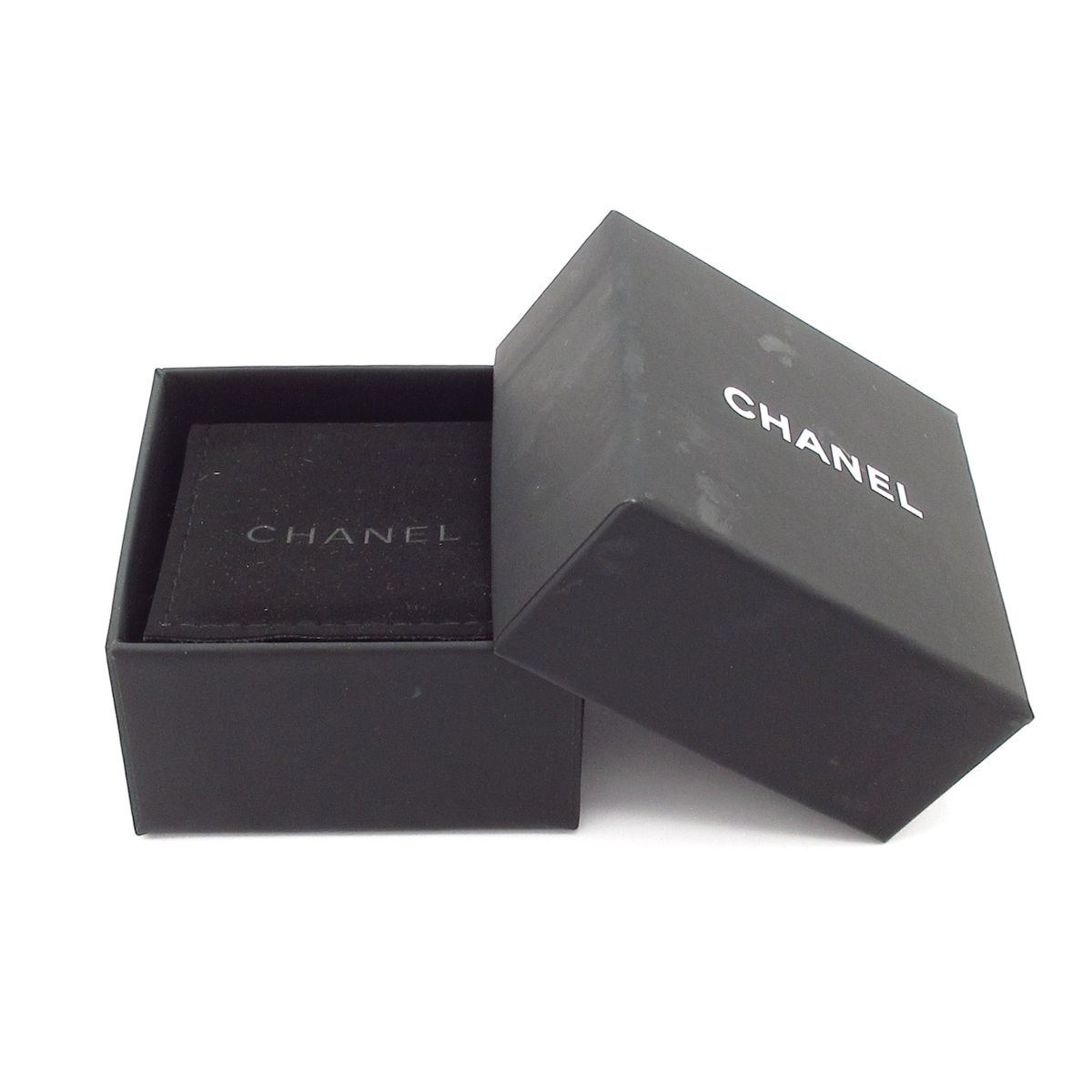 Chanel Earrings CC Logo Gold — view 7