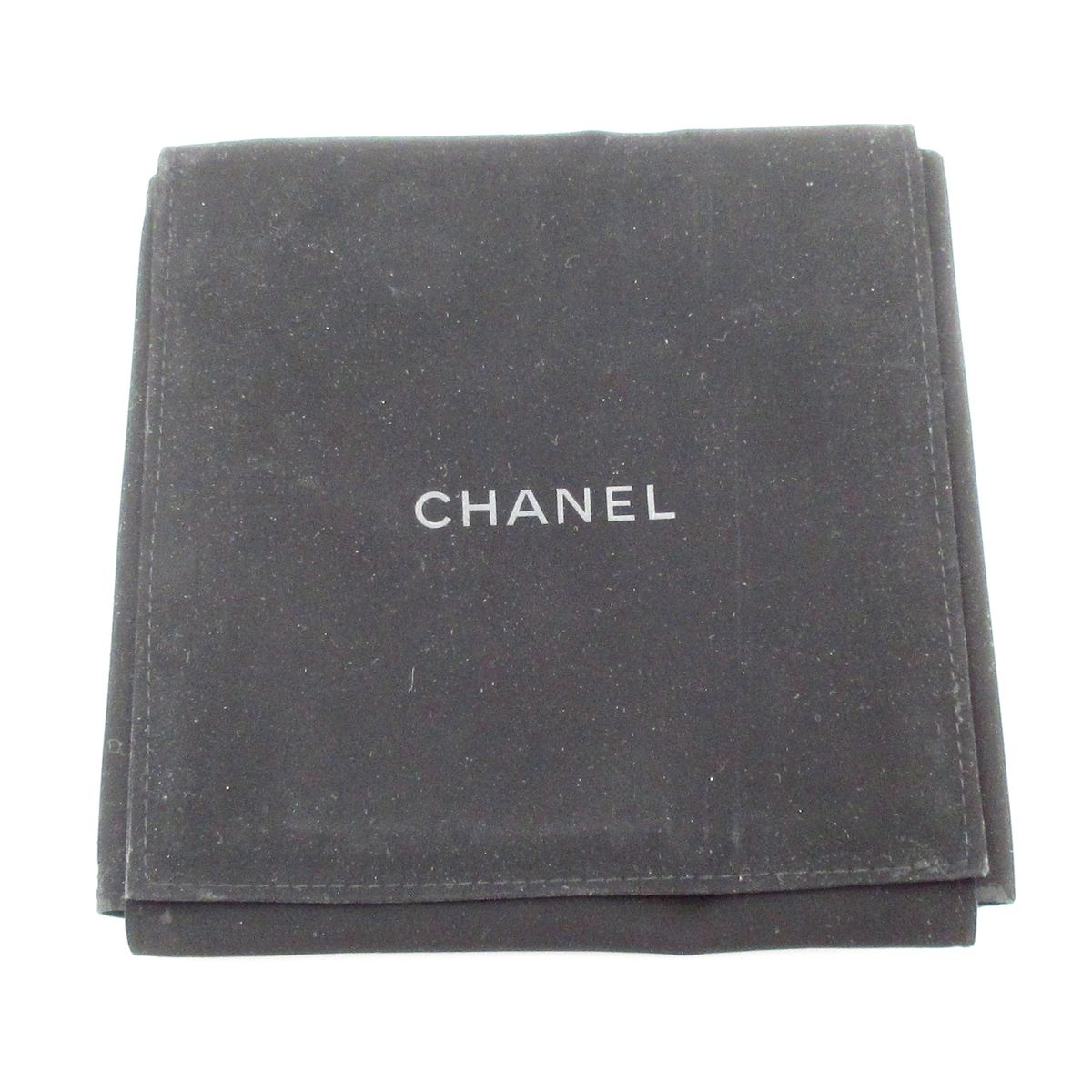 Chanel Necklace CC Logo Ivory Black Gold — view 7