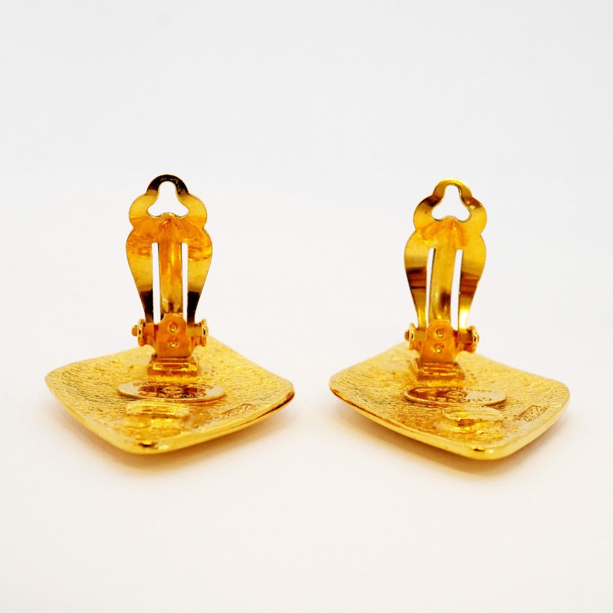 Chanel Earrings Vintage CC Logo Diamond Gold Plated — view 6