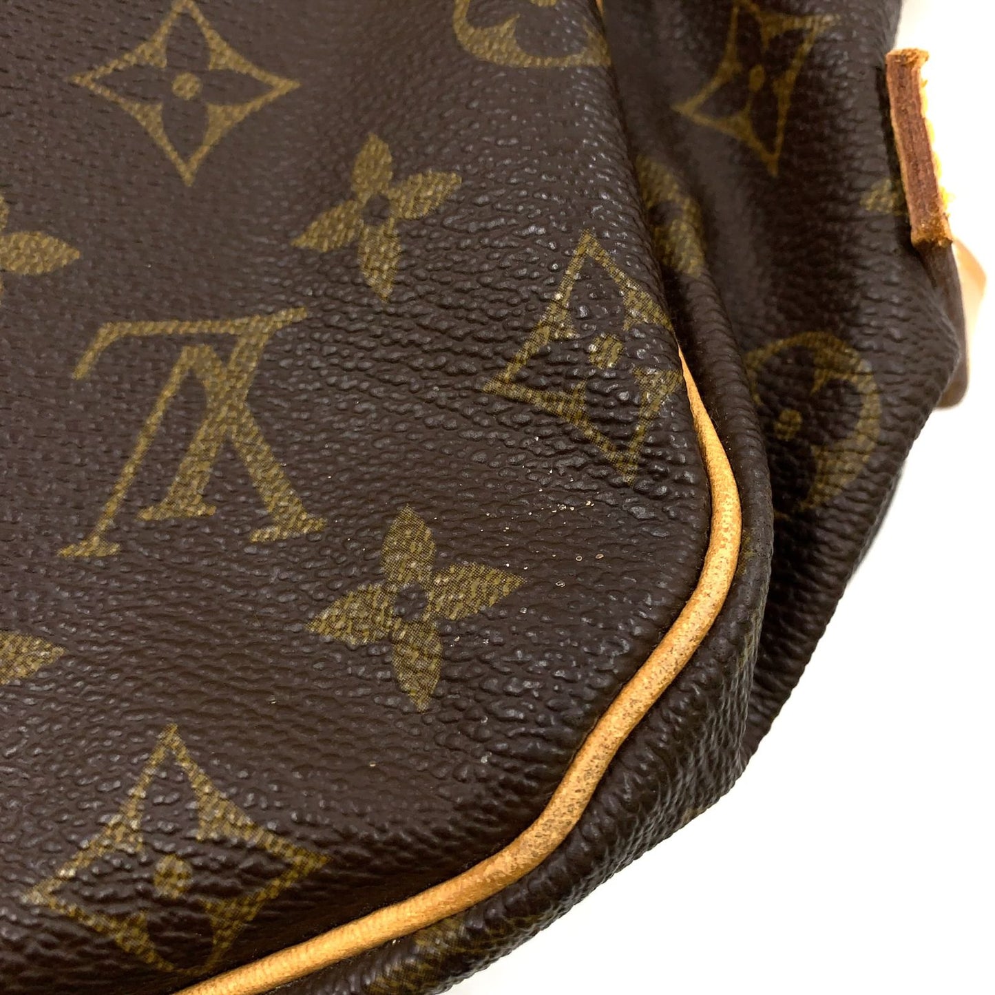 Louis Vuitton Saumur 35 Monogram Leather Brown Shoulder Bag Gold — view 9