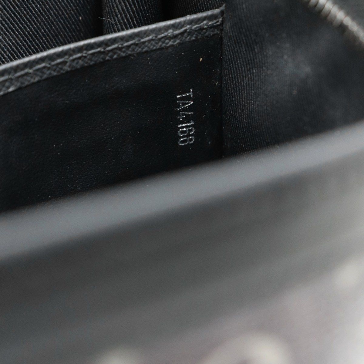 Louis Vuitton Pochette Voyage MM Clutch Monogram Galaxy Black — view 9