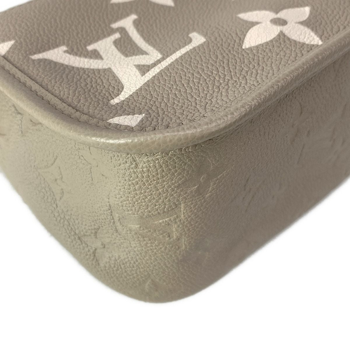 Louis Vuitton Shoulder Bag Bicolor Monogram Empreinte Diane Tourterelle Leather — view 9