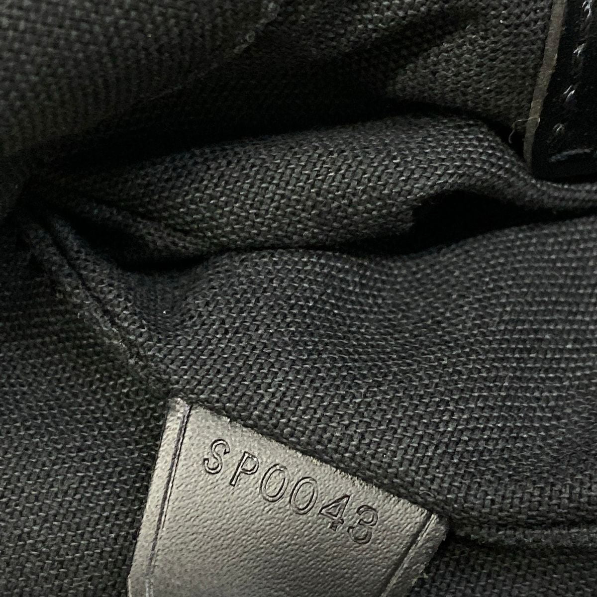 Louis Vuitton Shoulder Bag Taiga Victor Ardoise Leather — view 9