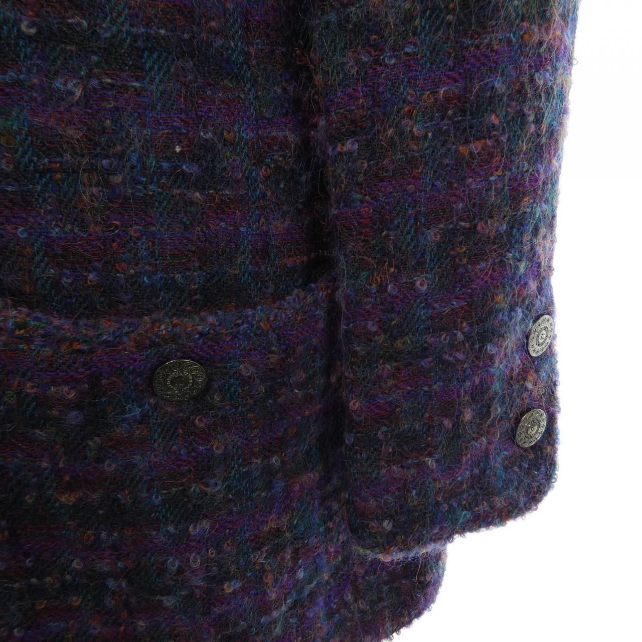 Chanel Vintage Collarless Jacket — view 6