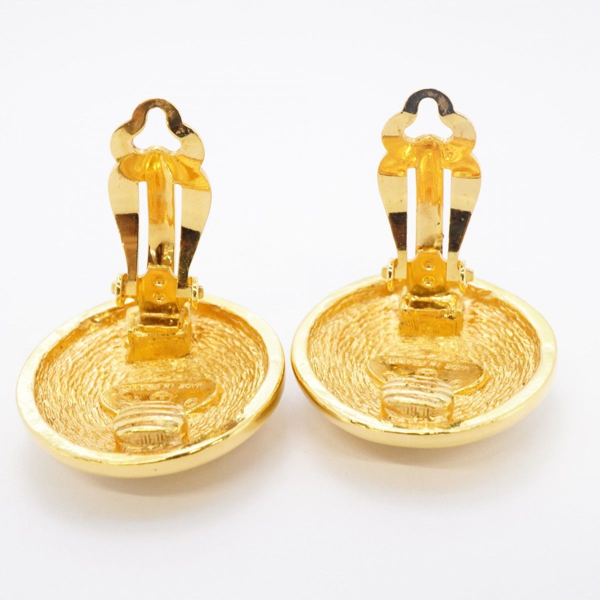 Chanel Earrings Vintage CC Logo Quilted Round — view 8