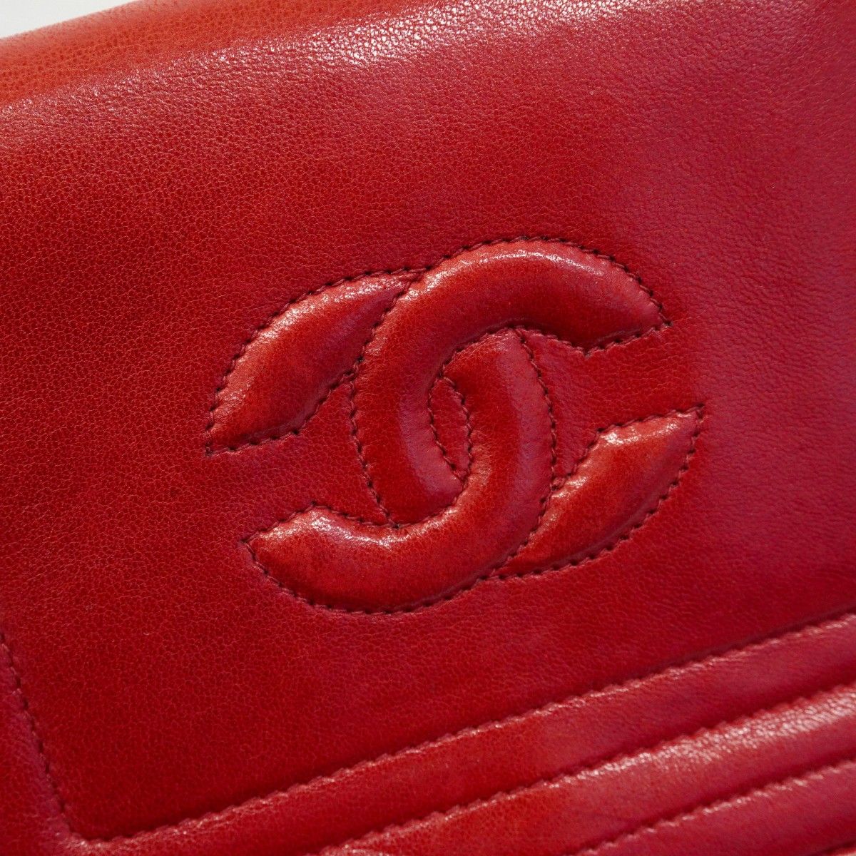 Chanel Shoulder Bag Lambskin Red Gold — view 9