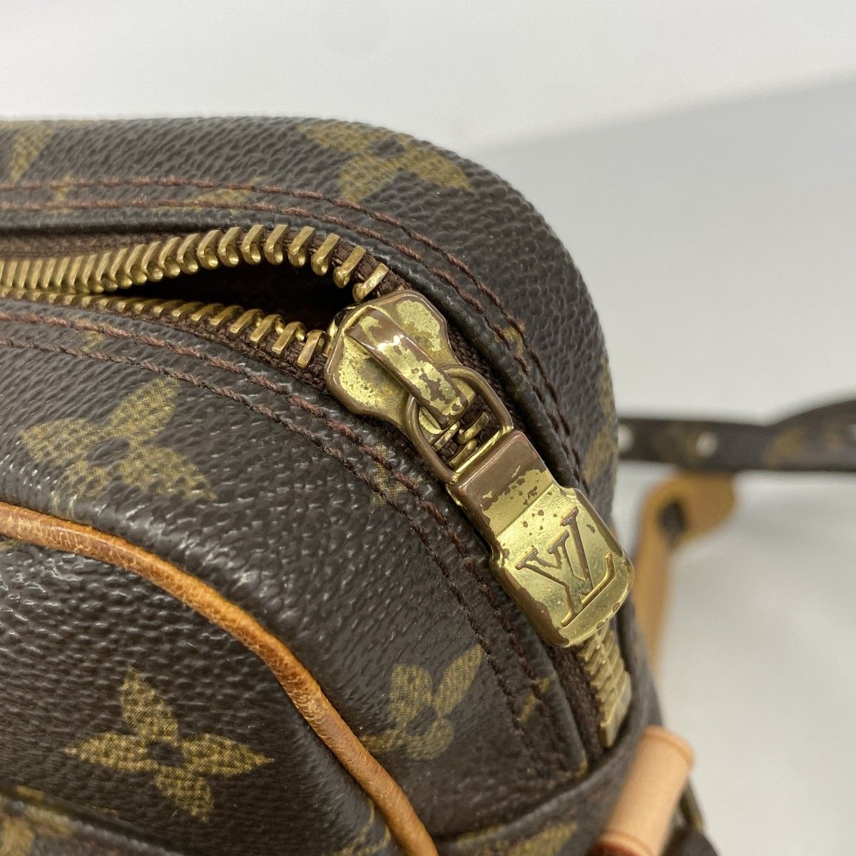 Louis Vuitton Shoulder Bag Monogram Amazon Brown — view 9