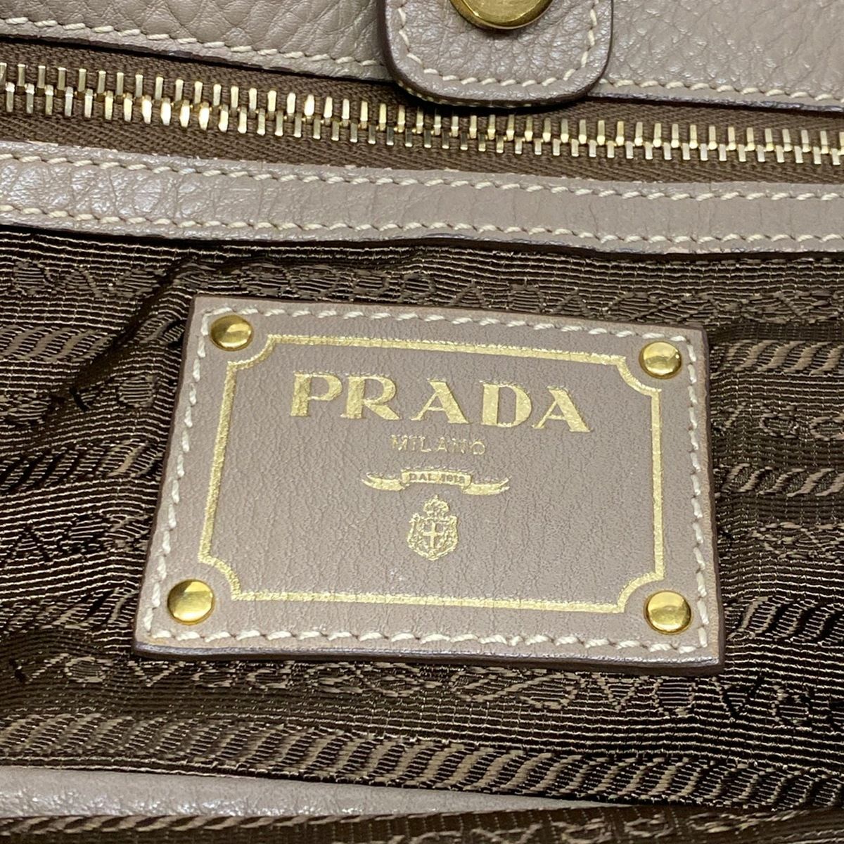 Prada Shoulder Bag Vitello Dyno Beige Leather — view 9