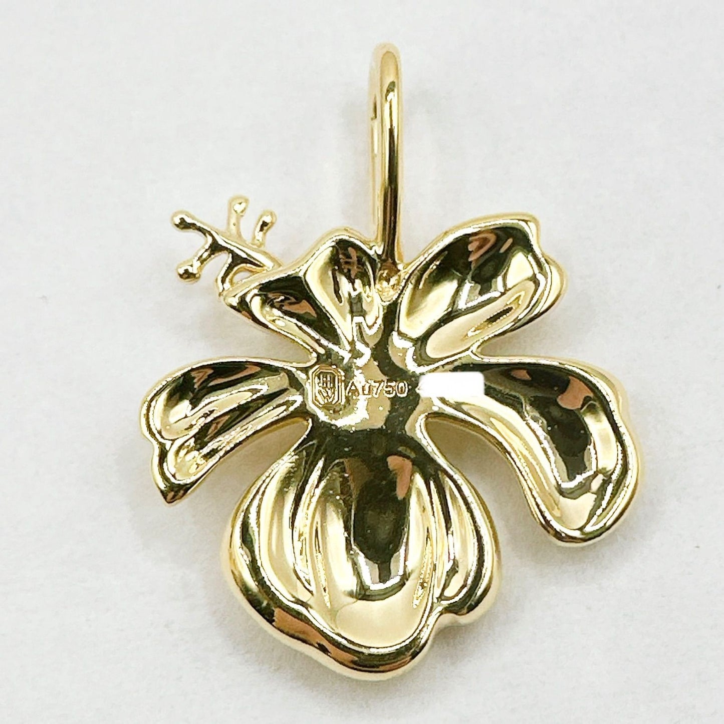 Harry Winston Hawaiian Diamond Yellow Gold Pendant Top — view 3