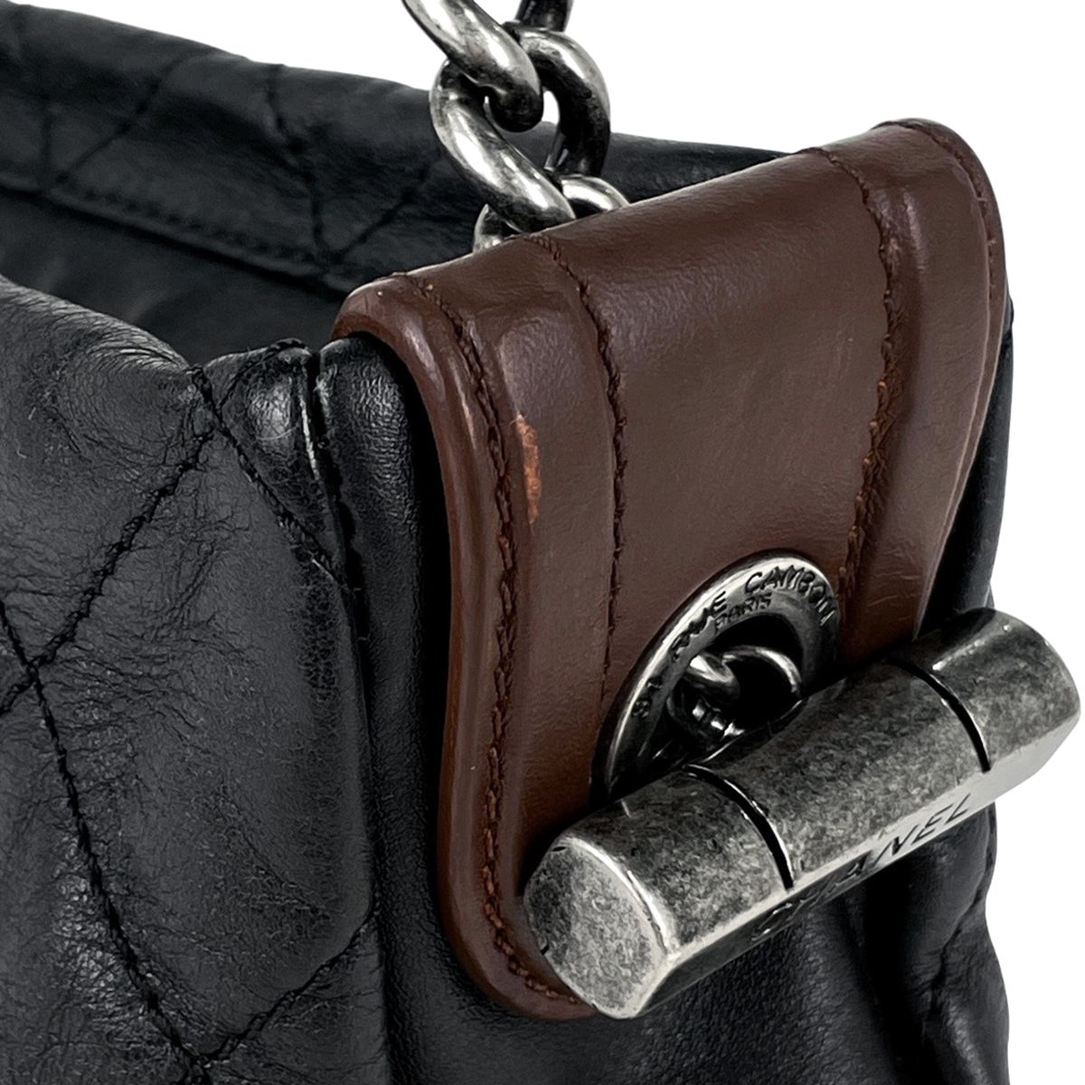 Chanel CC Logo Chain Shoulder Bag Quilted Leather Black — view 9