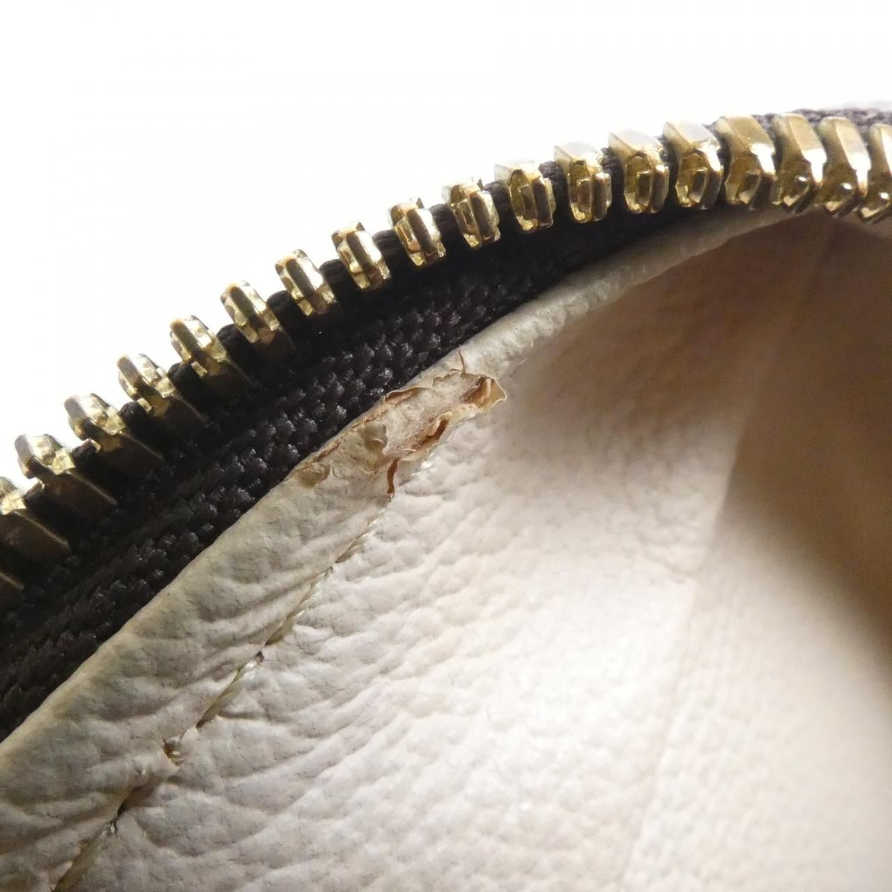 Louis Vuitton Monogram Spontini — view 9