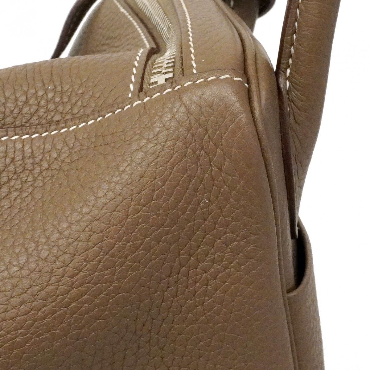 Hermes Handbag Lindy 30 Taurillon Clemence Etoupe Silver 2-Way — view 9