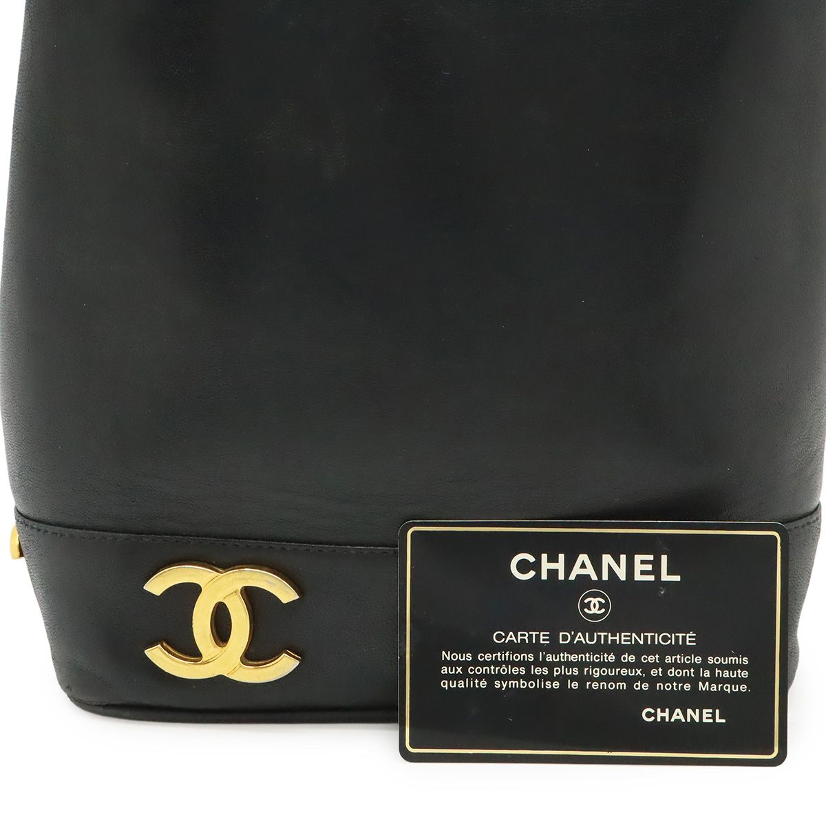 Chanel CC Logo Shoulder Bag Pochette Crossbody Lambskin Leather Black Gold — view 9
