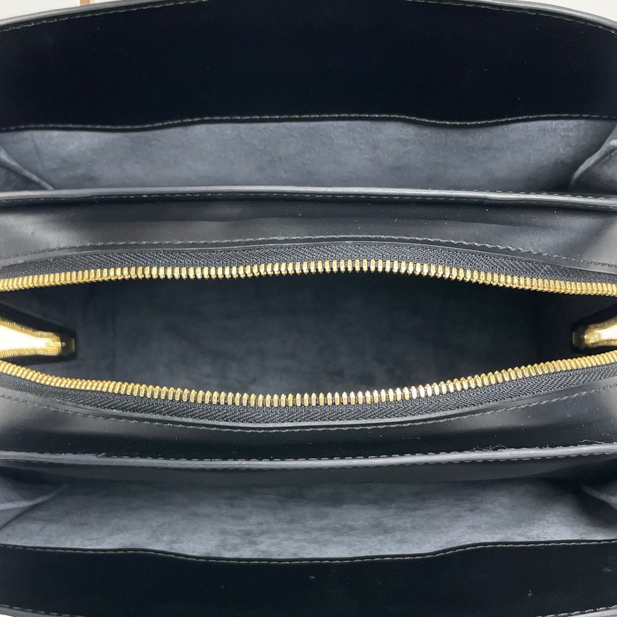 Louis Vuitton Pont Neuf Handbag Epi Noir — view 8