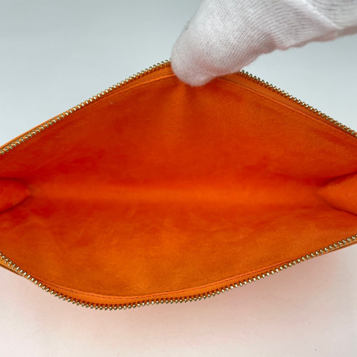 Louis Vuitton Pochette Makeup Cosmetics Pouch Epi Mandarin — view 8