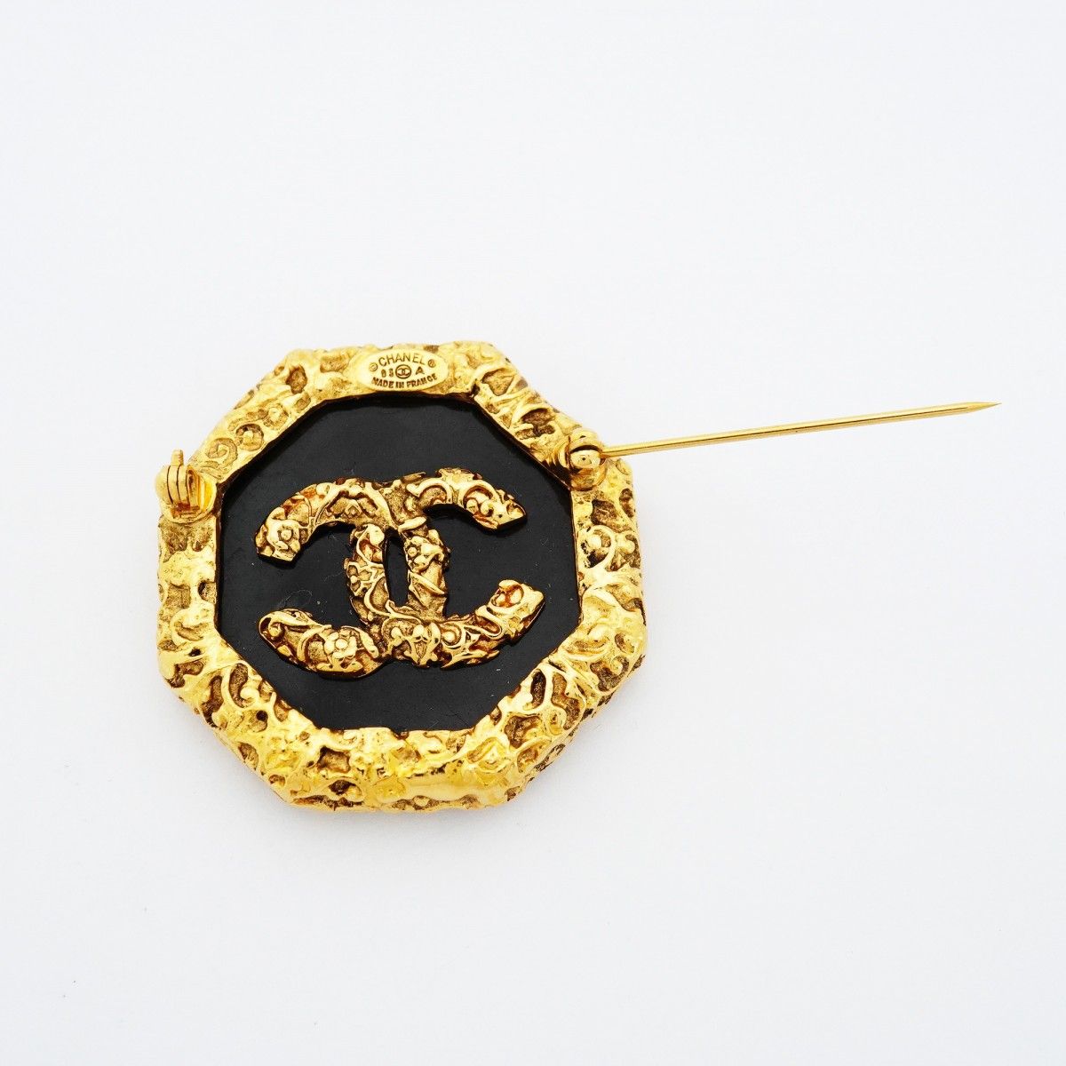 Chanel Brooch Vintage CC Logo Lava Motif Gold Plated Black Cles — view 6