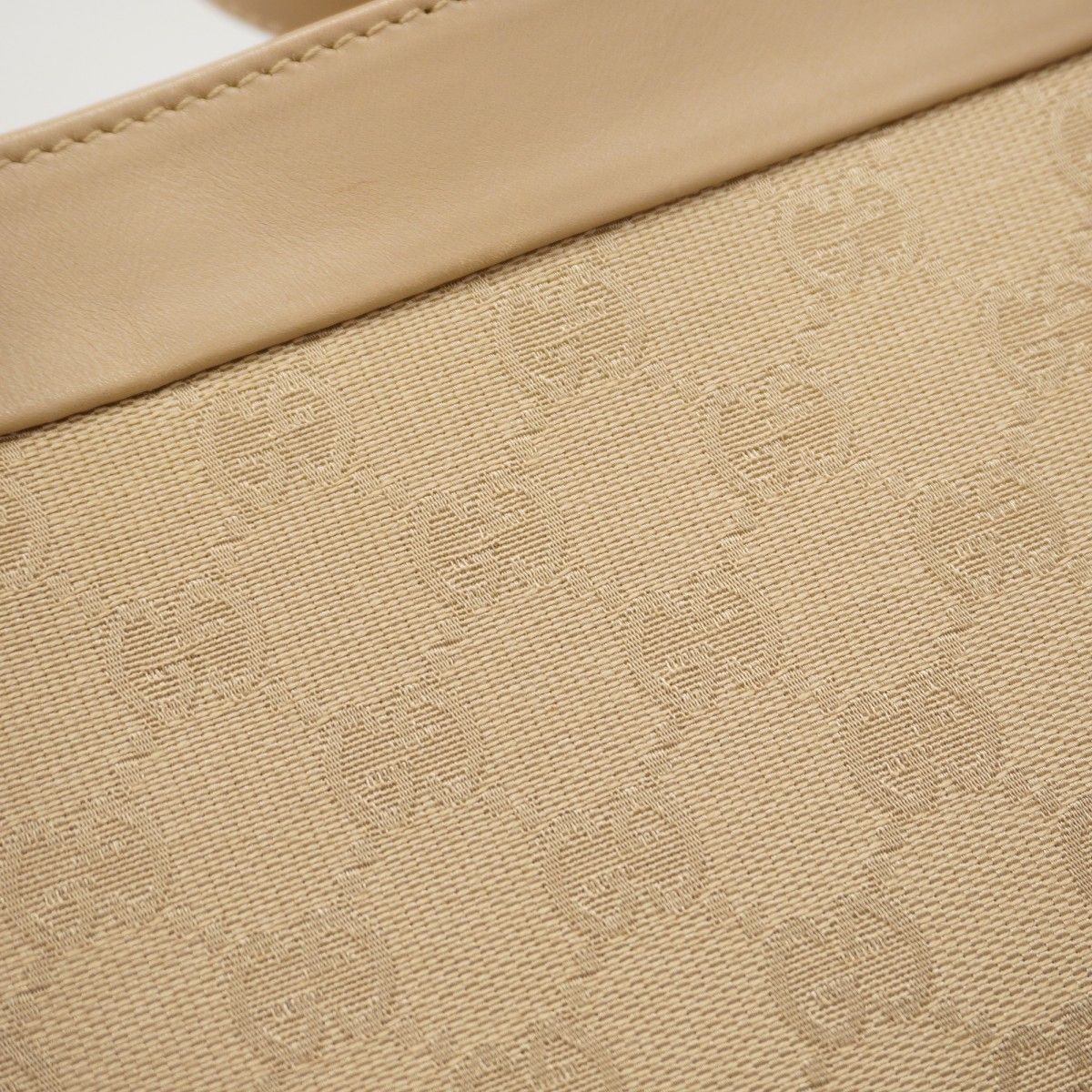 Gucci Shoulder Bag GG Canvas Beige Champagne Gold — view 9