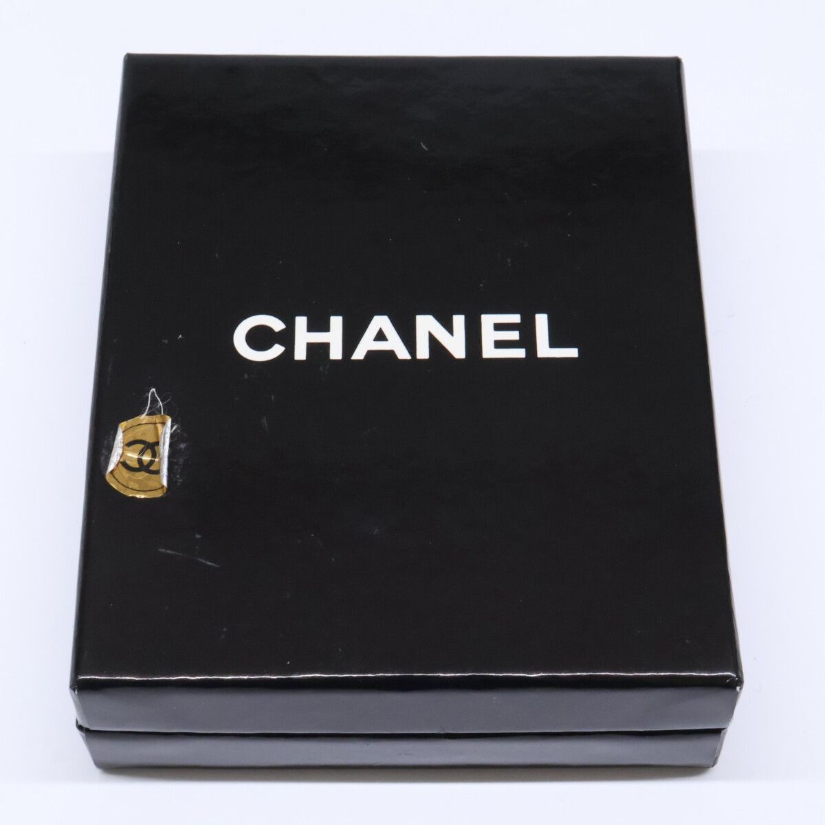 Chanel Vintage 26 Castellane Era Faux Pearl Circle Earring — view 9