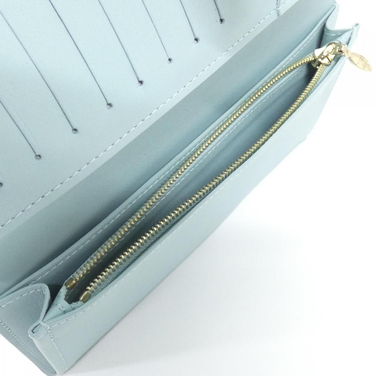 Louis Vuitton LV Vertical Wallet — view 8