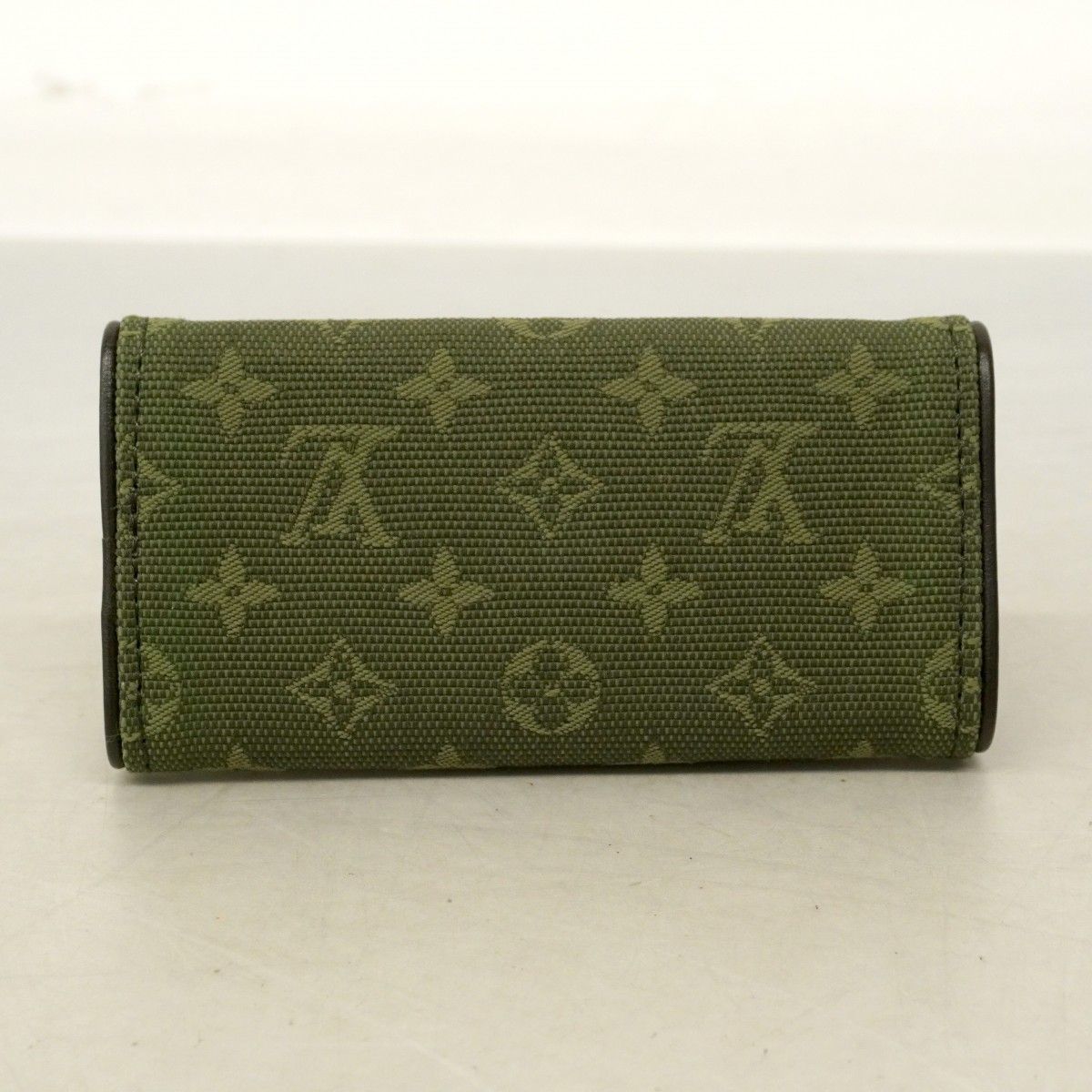 Louis Vuitton Key Case Monogram Mini Multicles 4 Khaki Key Holder — view 9