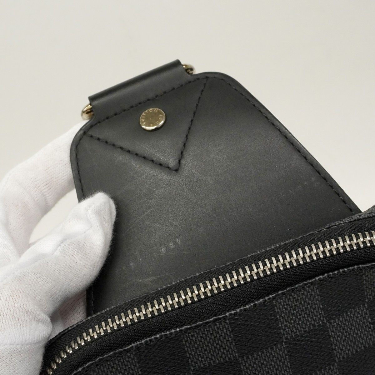 Louis Vuitton Belt Bag Damier Graphite Avenue Black — view 9