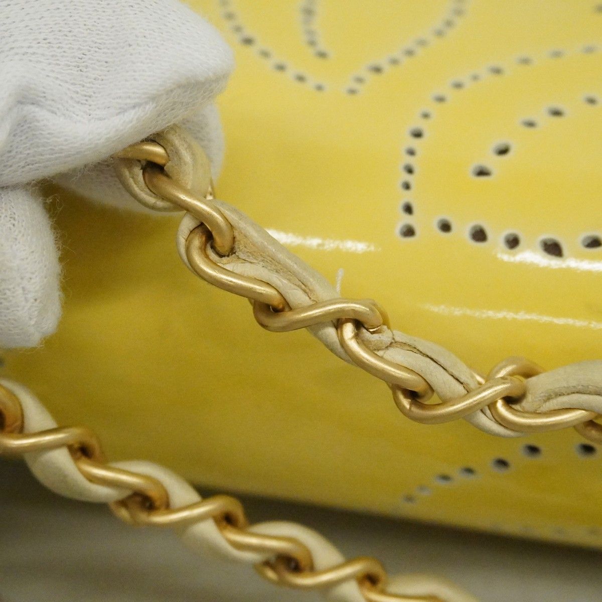Chanel Shoulder Bag Camellia Perforated Patent Leather Yellow Champagne Gold — view 9