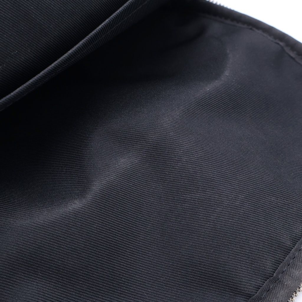 Louis Vuitton Taiga Avenue Leather Body Shoulder Bag Gray — view 6