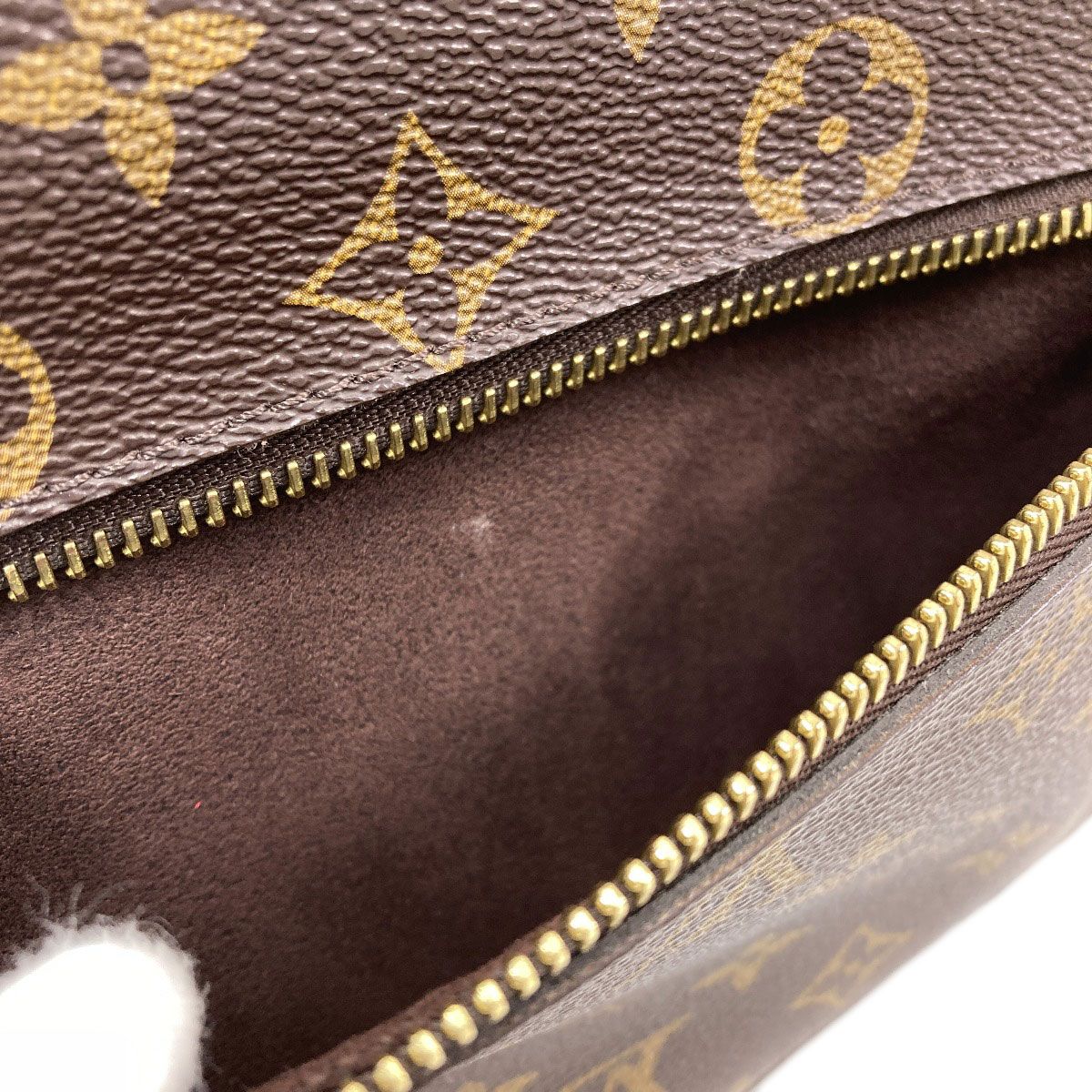 Louis Vuitton Pochette Metis MM Handbag Monogram Canvas — view 9