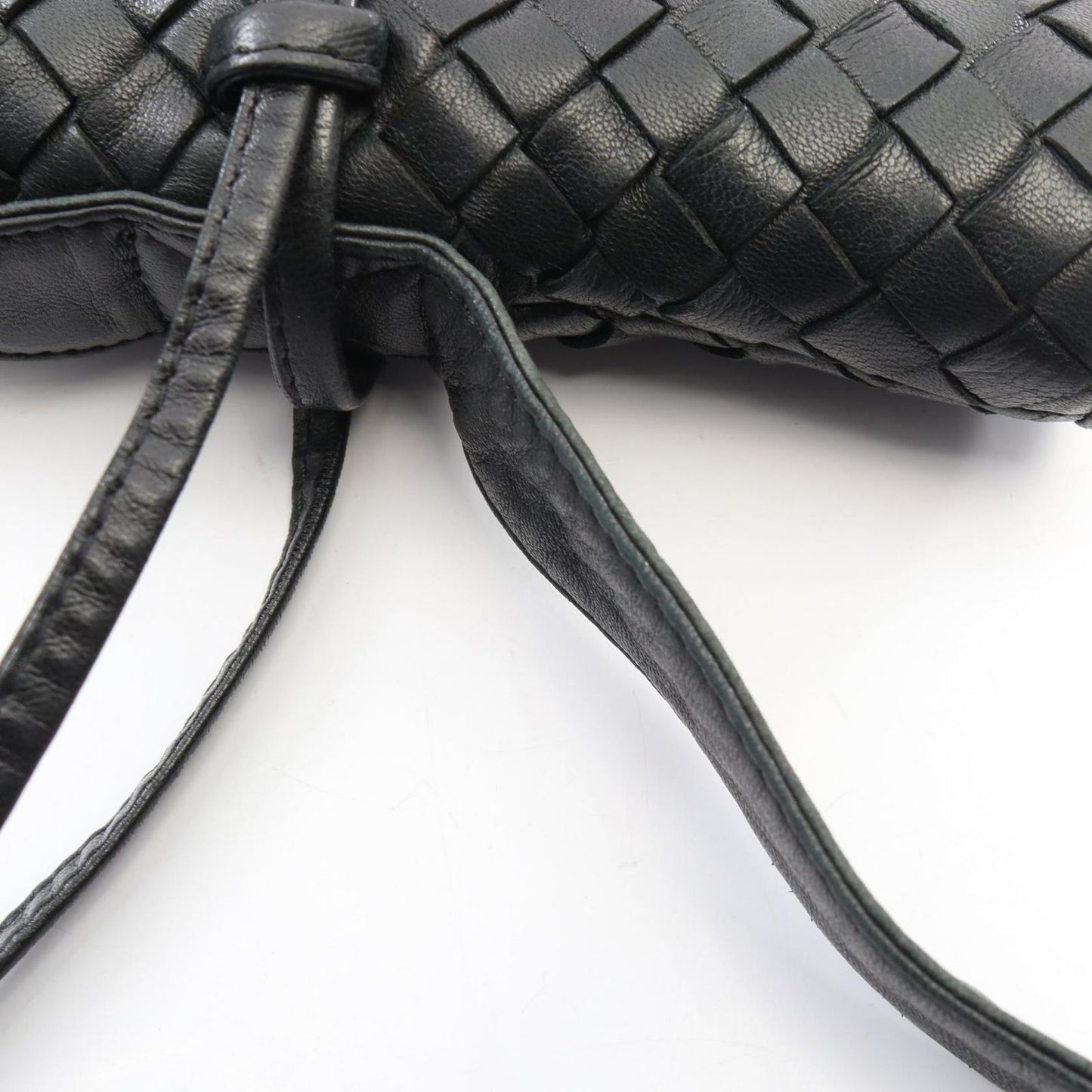 Bottega Veneta Shoulder Bag Intrecciato Drawstring Black Leather — view 9