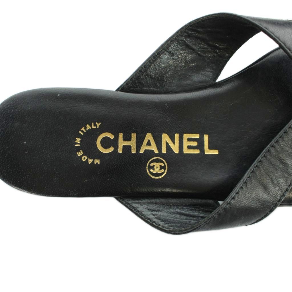 Chanel Thong Sandals Gold Logo Leather CC 36 Black — view 7