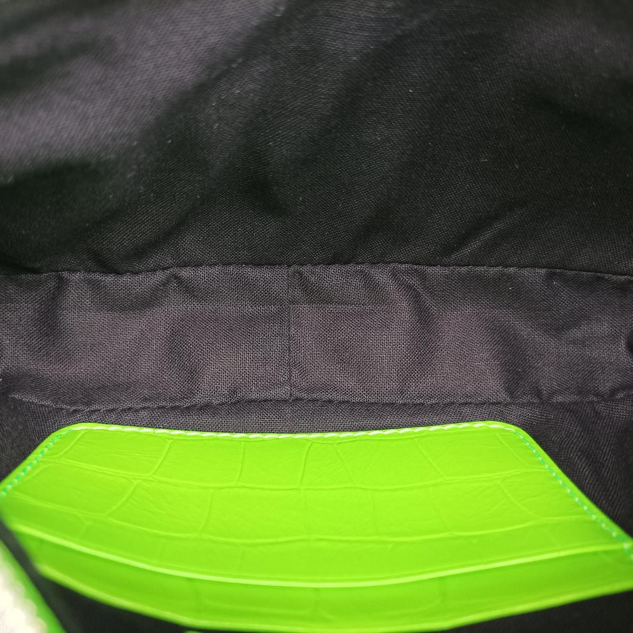 Balenciaga le Cagole Green Lambskin Messenger — view 9