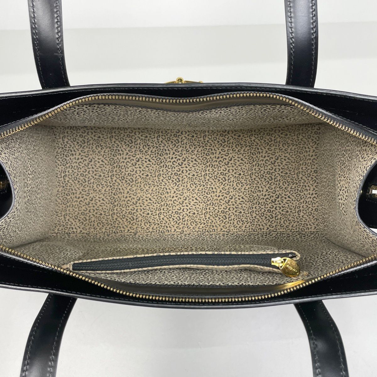 Cartier Shoulder Bag Panthere Motif Leather Black — view 6