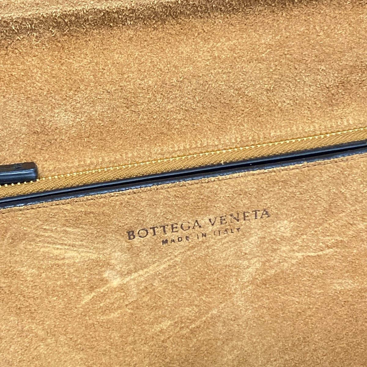 Bottega Veneta Shoulder Bag the Classic Black Leather — view 9
