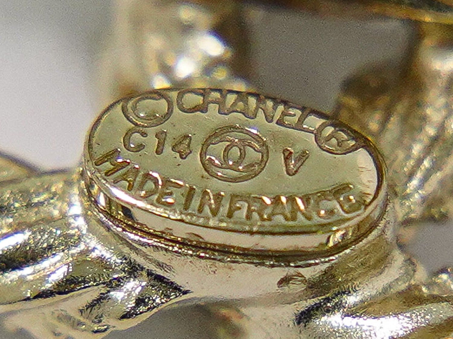 Chanel CC Logo Rhinestone Ring Gold Plated — view 8